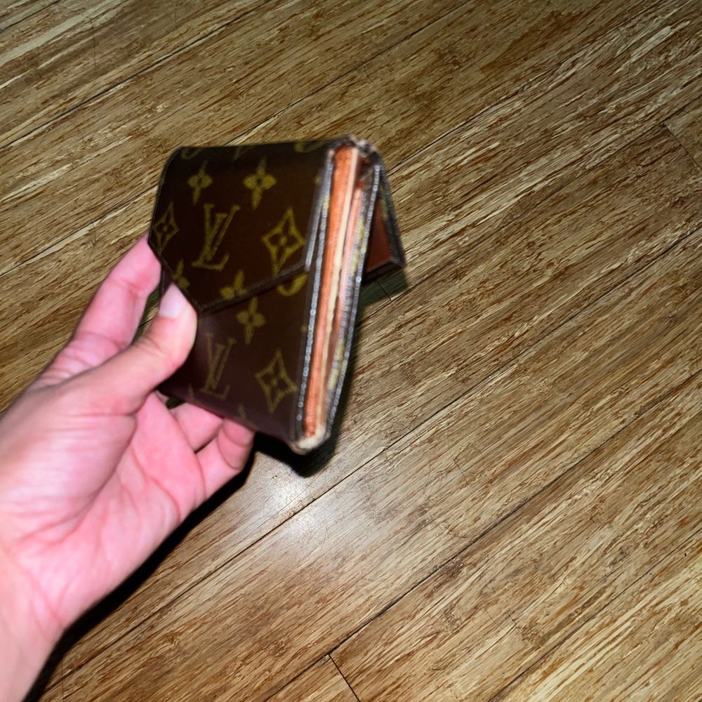 Louis Vuitton Vintage Monogram Textured Wallet with coin pouch - Picture 6 of 6